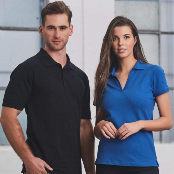 Differences Between Uniform Garments and Retail Garments